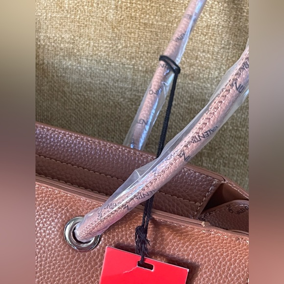 VALENTINO
Girls Jelly Tote Bag in Brown brand new with dust bag - Picture 4 of 10